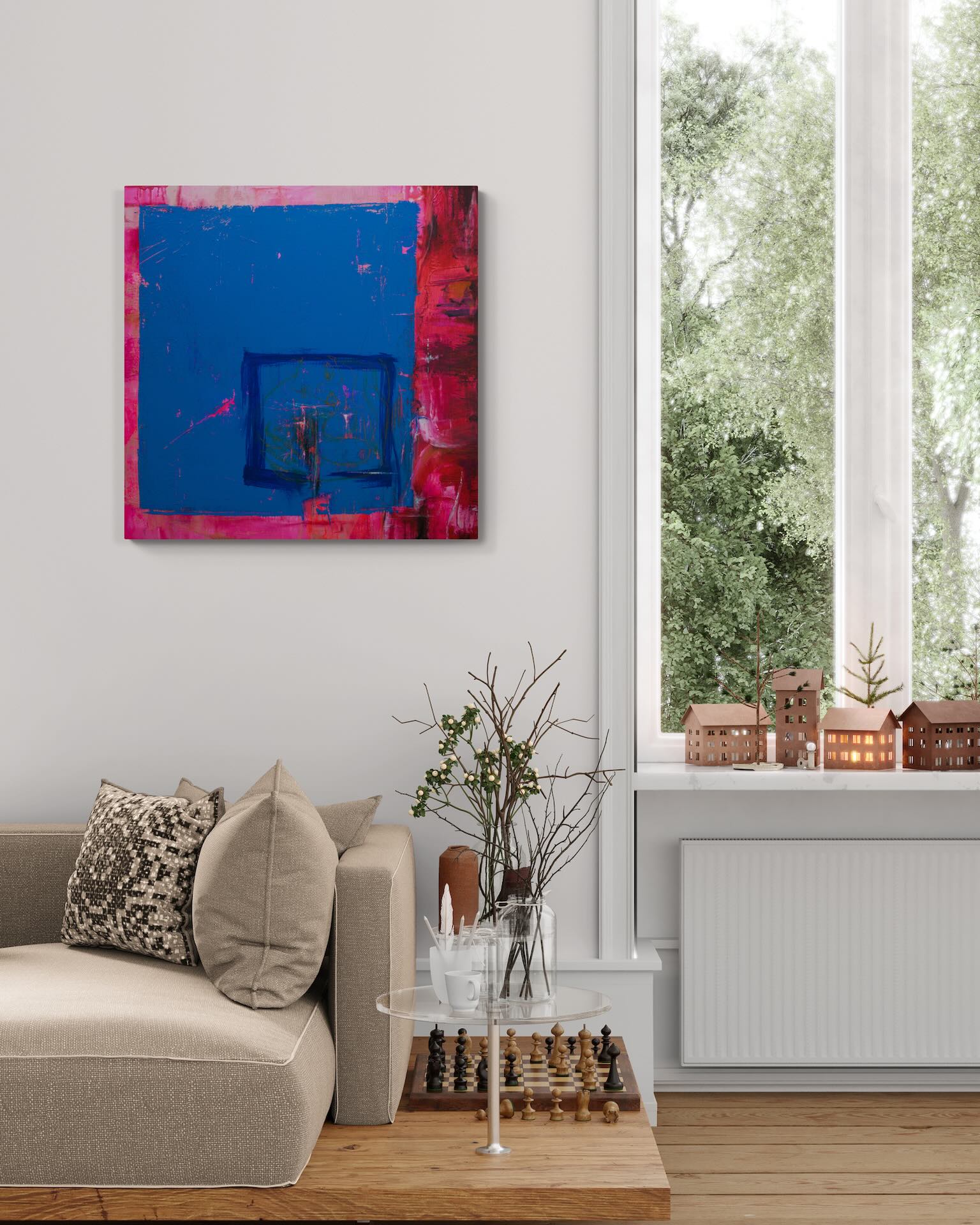 Helles Interior Design mit moderner Kunst: Ausdrucksstarkes blaues Original-Gemälde über einem beigen Sofa.
