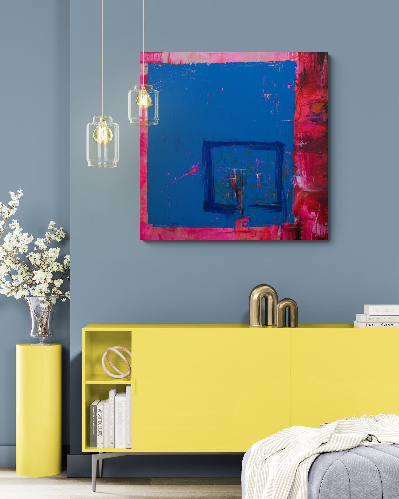 Farbenfrohes Interior Design: Modernes abstraktes Bild in Blau über einem gelben Sideboard für mutige Raumkonzepte.