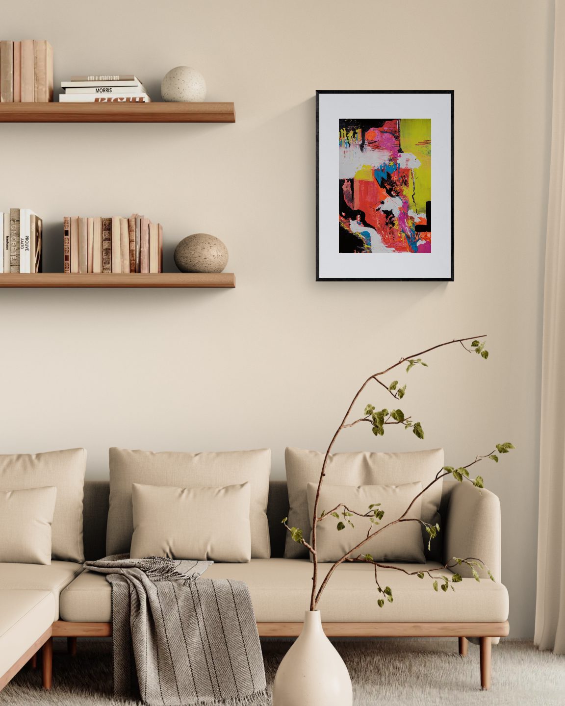 Moderner Kunstdruck über beigefarbenem Sofa mit Holzregal – Anika Adam, diekunstkammer