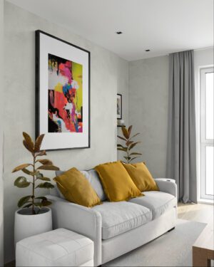 Helles Wohnzimmer mit farbenfroher abstrakter Kunst über dem Sofa als Wandgestaltung – diekunstkammer von Anika Adam