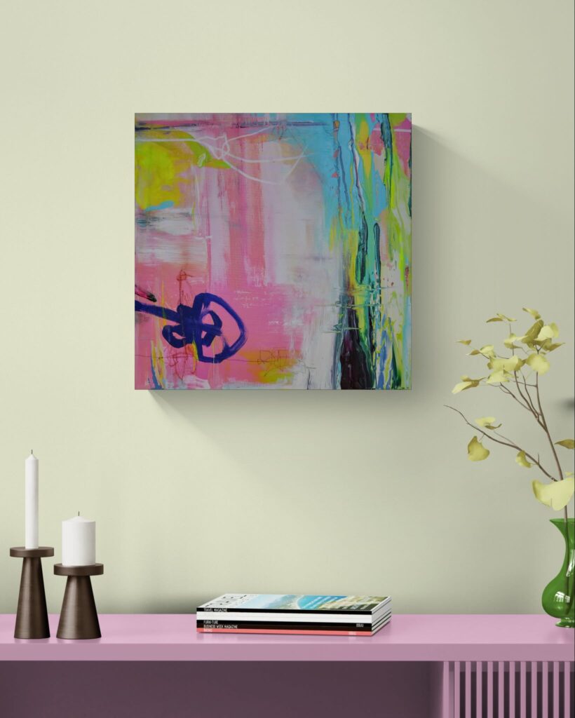 Abstraktes Original Gemälde »Gegenlenken« an pistaziengrüner Wand über einem pastellfarbenen Sideboard